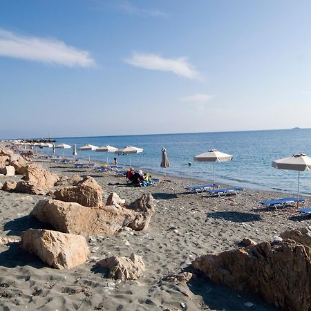Hotel Selenunda Loutraki  Extérieur photo