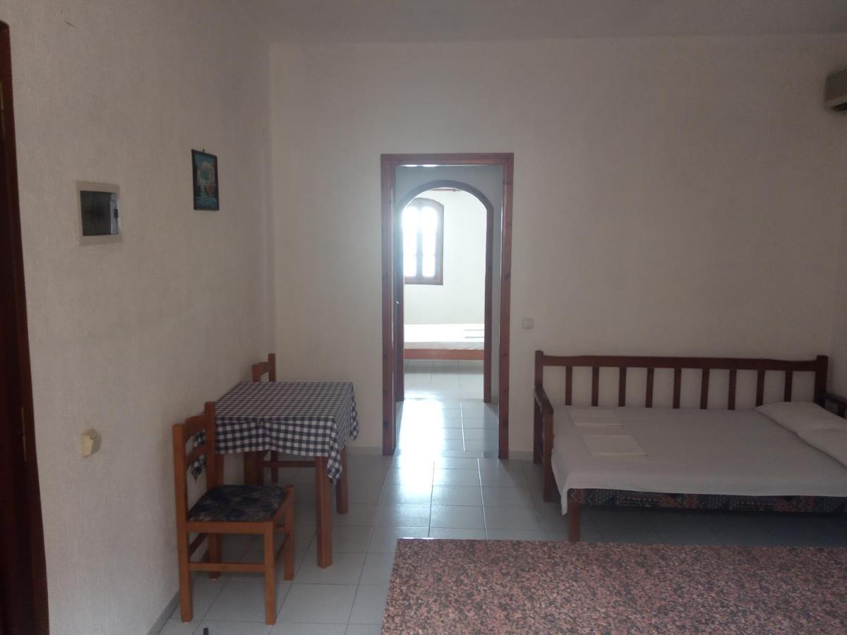Hotel Selenunda Loutraki  Extérieur photo