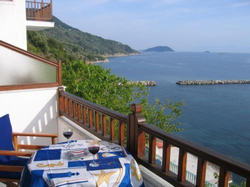 Hotel Selenunda Loutraki  Extérieur photo